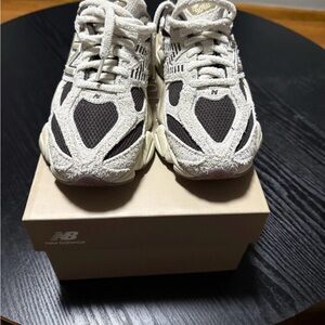 New Balance Textured Cream and Black Sneakers